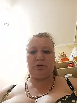 Snapshot of KiraStanton chatting on June 2026 12:24:01 AM KiraStanton online show from June 2026 12:24:01 AM