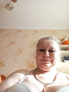 Snapshot of KiraStanton chatting on July 2026 03:14:02 PM KiraStanton online show from July 2026 03:14:02 PM