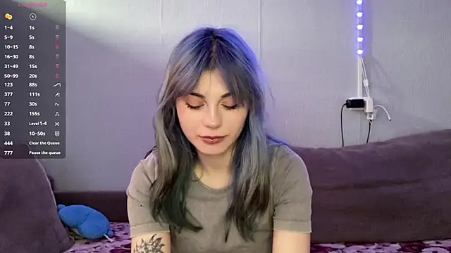 Emmibrilson online show from April 2026 12:37:01 PM