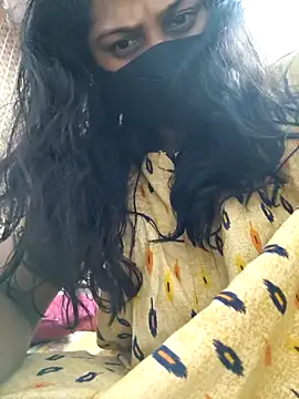 Shaliniqueen online show from March 2026 06:26:01 PM