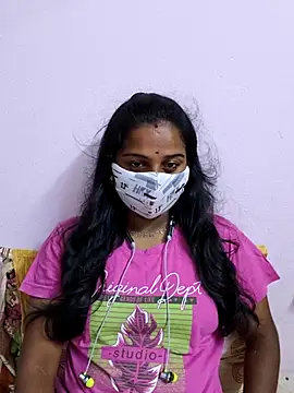Shaliniqueen online show from May 2026 06:46:01 PM