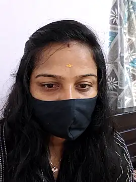 Shaliniqueen online show from June 2026 04:46:01 AM