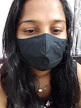 Shaliniqueen online show from June 2026 01:28:02 PM