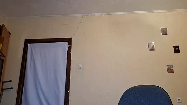 Katelemon online show from April 2026 06:10:01 PM