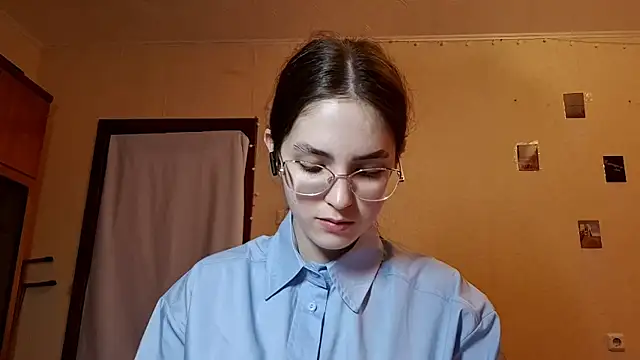 Katelemon online show from April 2026 01:36:02 PM