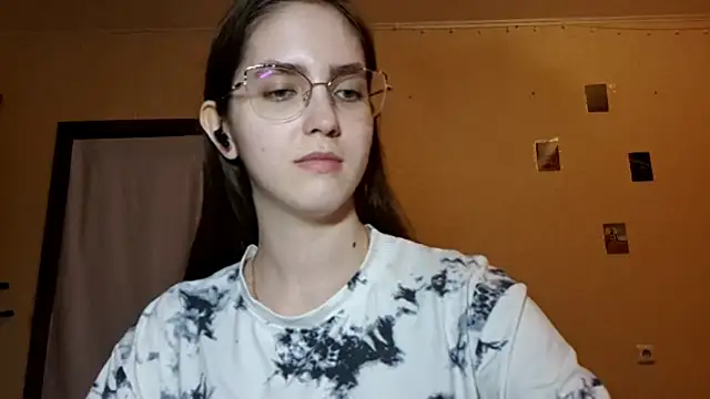 Katelemon online show from April 2026 02:40:01 PM