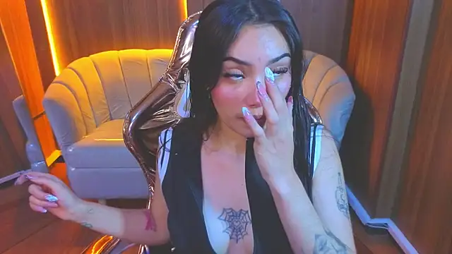 Daphne nicole b online show from April 2026 12:53:02 PM