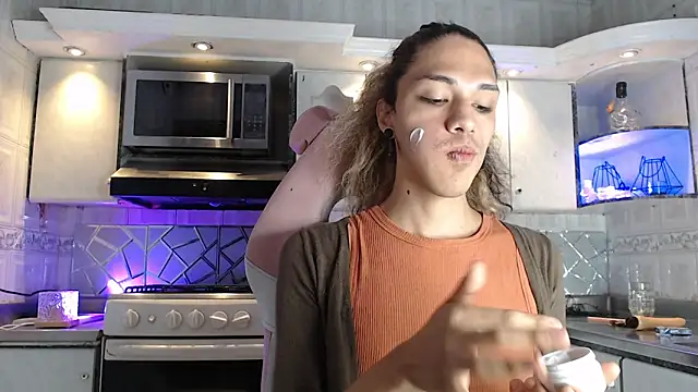 CrisOzzz online show from March 2026 05:38:01 PM