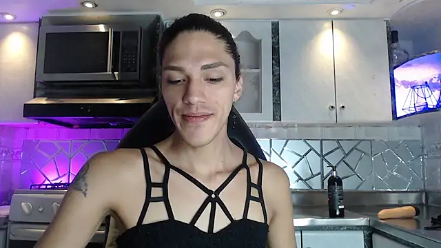 CrisOzzz online show from April 2026 05:45:02 PM