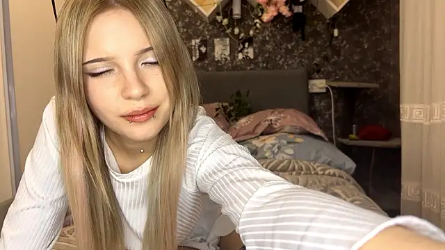 SofiaMarken online show from March 2026 01:07:02 PM