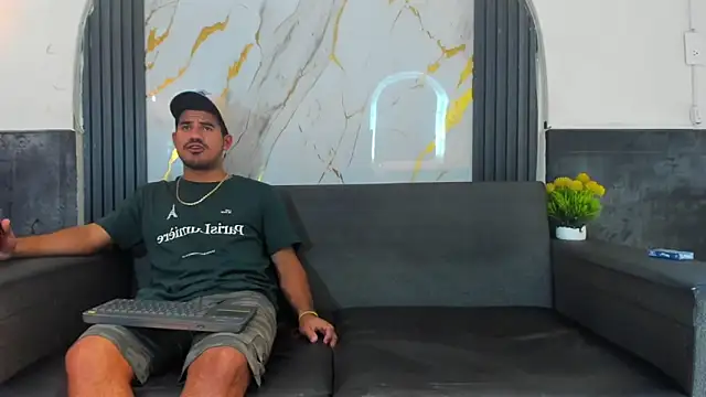 Latins on fire online show from April 2026 07:49:01 PM