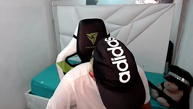 Street poemm  online show from March 2026 04:25:02 AM