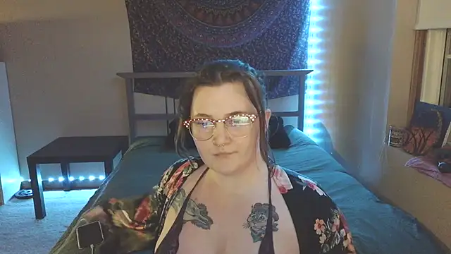 Snapshot of VelvetVixenXOX chatting on March 2026 01:23:02 AM VelvetVixenXOX online show from March 2026 01:23:02 AM