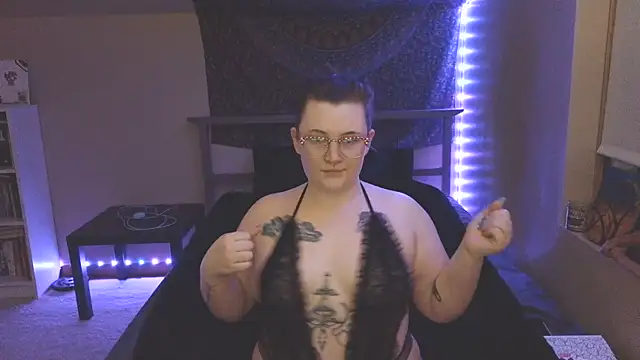 Snapshot of VelvetVixenXOX chatting on March 2026 01:44:02 AM VelvetVixenXOX online show from March 2026 01:44:02 AM