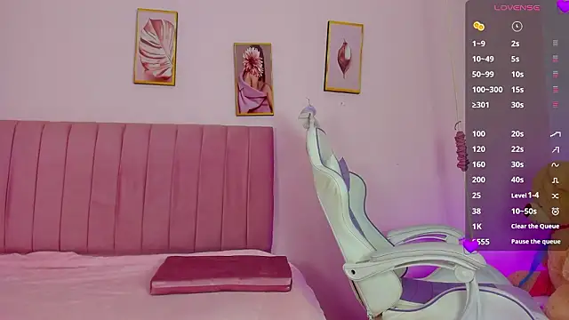 Zoow bluussh online show from March 2026 12:06:02 PM