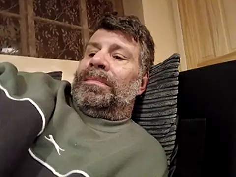 stud2512 online show from April 2026 09:39:33 PM