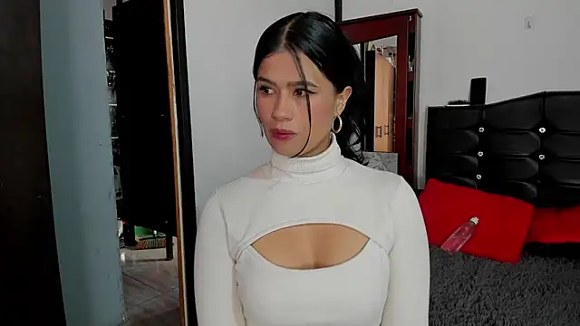 LatinaQueen23 online show from June 2026 03:43:02 PM