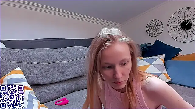 Snapshot of EliteEross chatting on July 2026 02:08:02 PM EliteEross online show from July 2026 02:08:02 PM