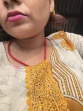 Snapshot of Aanushaka chatting on June 2026 10:15:01 AM Aanushaka online show from June 2026 10:15:01 AM