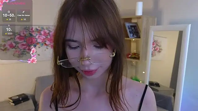 Jennin Hearl online show from April 2026 07:58:01 PM