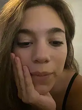 Milagrossuwu online show from February 2026 02:18:01 PM