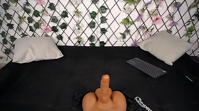 MaylinSkye online show from April 2026 07:59:01 PM