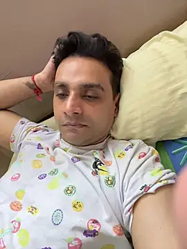 online4u08 online show from March 2026 03:05:02 PM