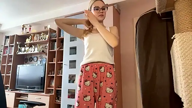 MiaCashe online show from March 2026 09:17:02 AM