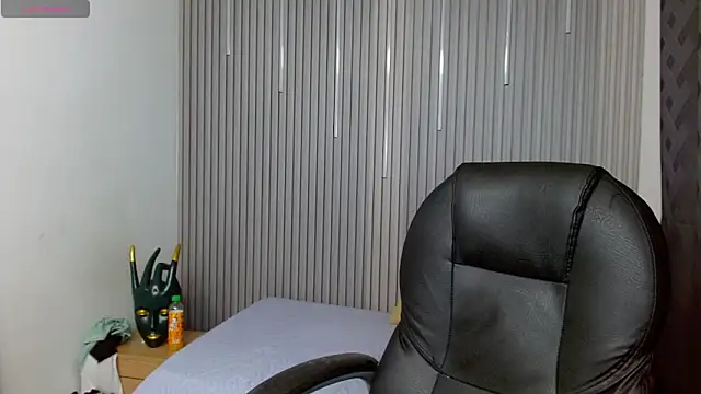 Julian Smith21 online show from April 2026 03:31:02 AM