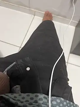 thiagoskt74 online show from April 2026 11:24:01 PM