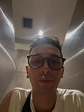 Snapshot of Thiago_Jones1 chatting on June 2026 08:33:01 PM Thiago Jones1 online show from June 2026 08:33:01 PM