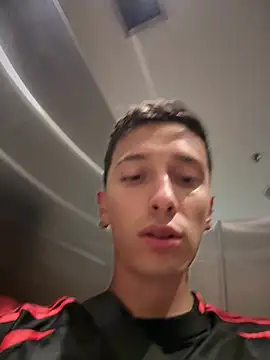 Snapshot of Thiago_Jones1 chatting on June 2026 08:18:01 PM Thiago Jones1 online show from June 2026 08:18:01 PM