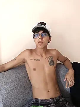 Snapshot of TuPapi_21 chatting on March 2026 09:03:02 PM TuPapi 21 online show from March 2026 09:03:02 PM