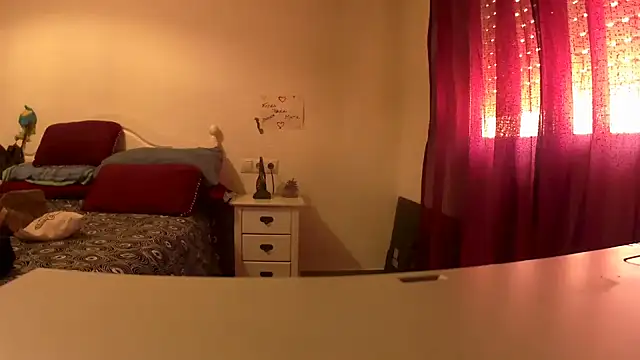 Gatitamiau40 online show from April 2026 10:07:01 AM