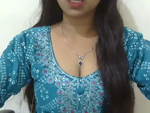 cute momo love online show from June 2026 06:01:01 AM