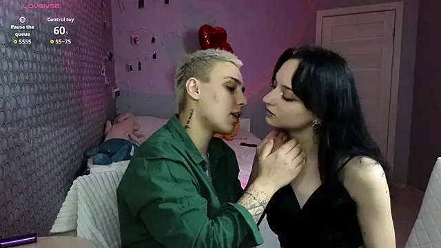 LuxuryLoverss online show from February 2026 11:08:01 AM