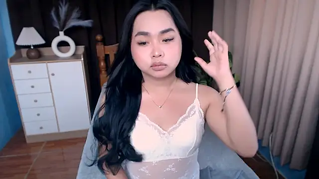 hoellygia online show from March 2026 07:47:02 AM