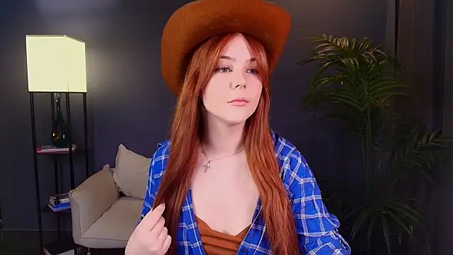 Snapshot of Elle_Funning chatting on May 2026 03:24:02 AM Elle Funning online show from May 2026 03:24:02 AM