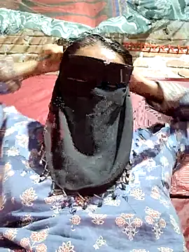 Lily-Rosse online show from March 2026 01:51:03 PM