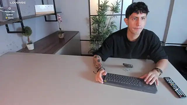 kamal wolff online show from March 2026 12:13:01 PM