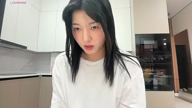 minnie joy online show from July 2026 12:36:02 PM