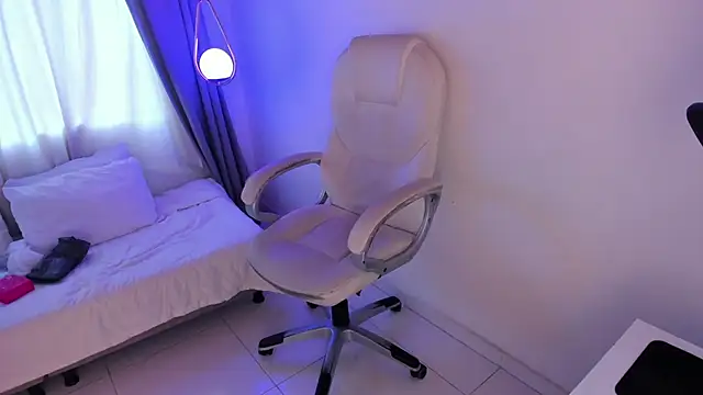 NixieSterling online show from March 2026 08:02:02 PM