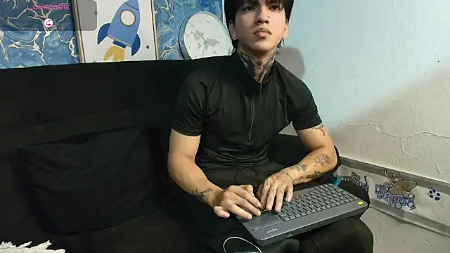 Snapshot of Tessarion_Black chatting on May 2026 03:47:01 AM Tessarion Black online show from May 2026 03:47:01 AM