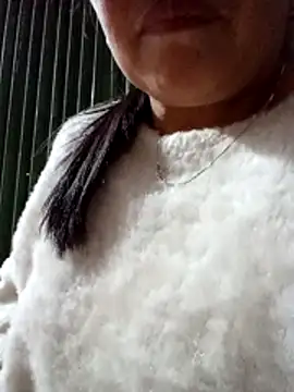 heesuu11 online show from April 2026 10:57:02 AM