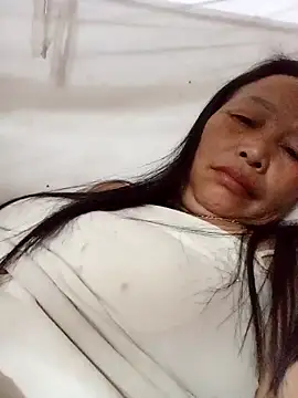 heesuu11 online show from April 2026 06:32:02 PM