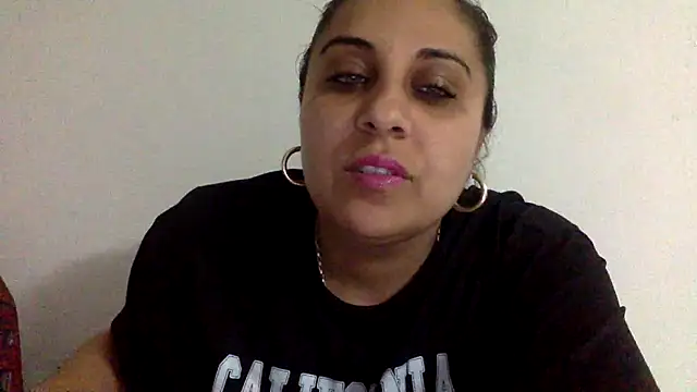 I amXenox online show from April 2026 05:21:02 PM