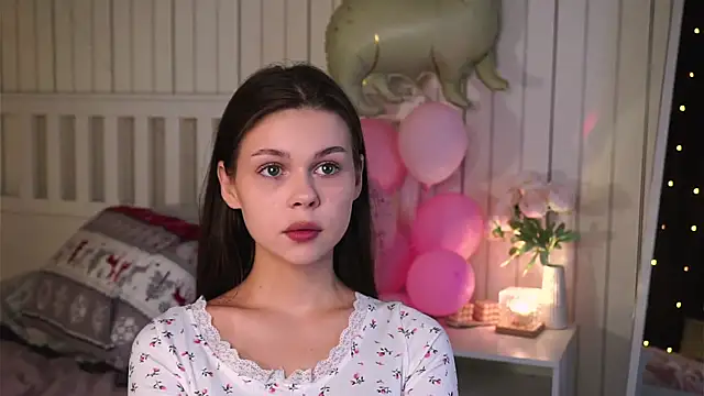 EarthaLevra online show from April 2026 06:35:01 PM