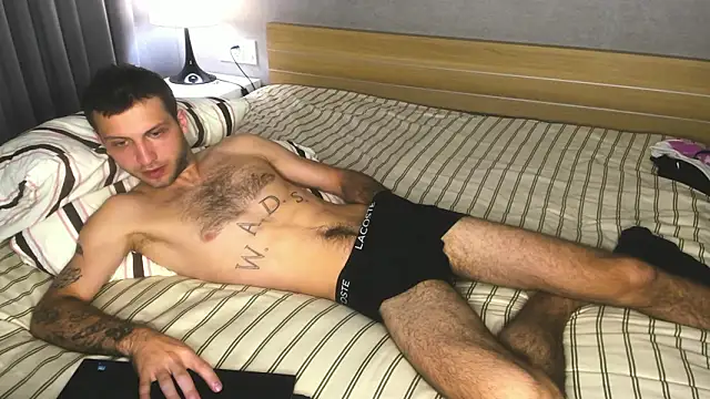 DarkRogue19 online show from February 2026 05:36:01 PM