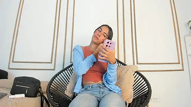 Snapshot of emily_gaviria1 chatting on May 2026 12:11:02 PM emily gaviria1 online show from May 2026 12:11:02 PM