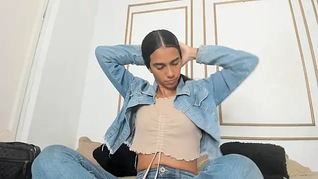 Snapshot of emily_gaviria1 chatting on May 2026 12:13:02 PM emily gaviria1 online show from May 2026 12:13:02 PM